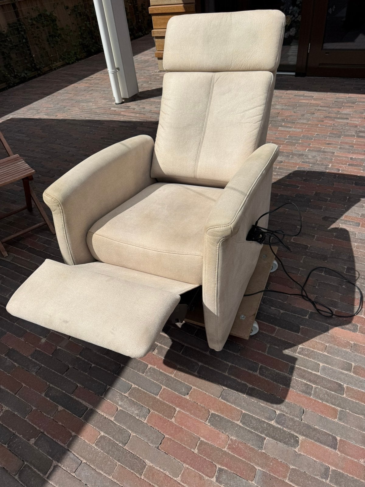 Montel relaxfauteuil-Beige-Elektrisch verstelbaar, Huis en Inrichting, Ophalen, Gebruikt, 75 tot 100 cm, Stof