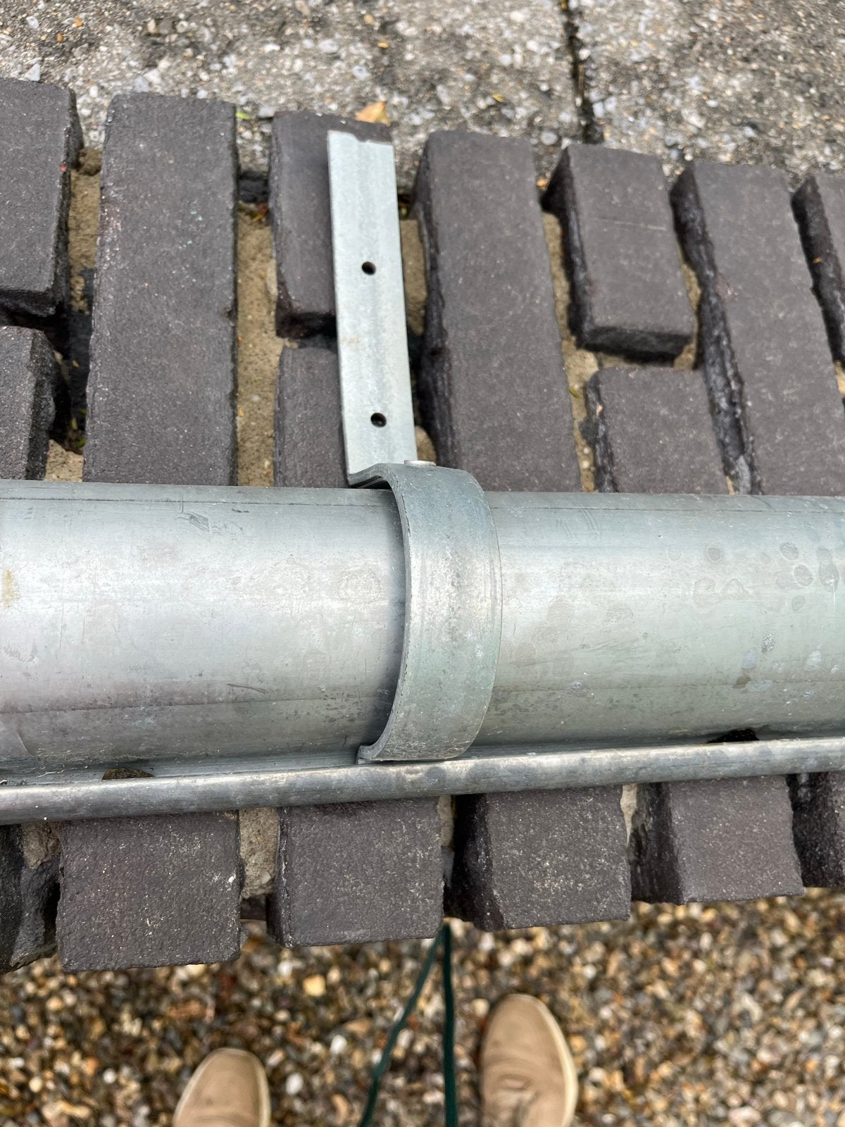 Zinken dakgoot met beugels - 2 meter, Doe-het-zelf en Verbouw, Buizen en Afvoer, Ophalen, 2 tot 4 meter, Zo goed als nieuw, Zink