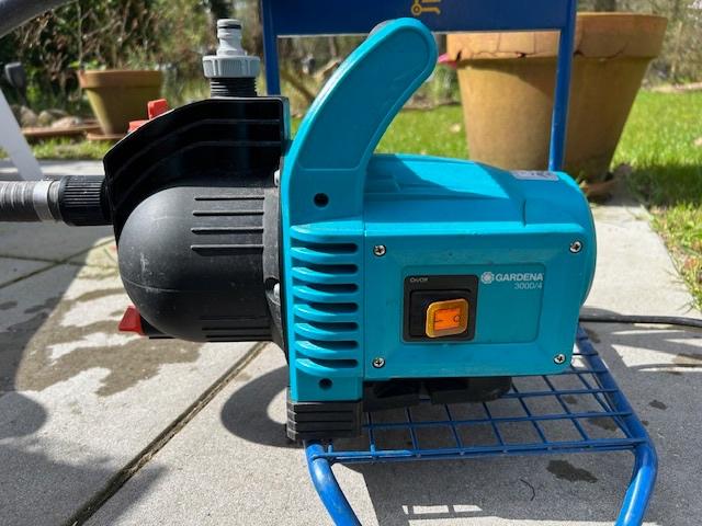 Gardena 3000/4 waterpomp + slang,  zo goed als nieuw, Tuin en Terras, Waterpompen, Ophalen of Verzenden, Zo goed als nieuw, Elektrisch