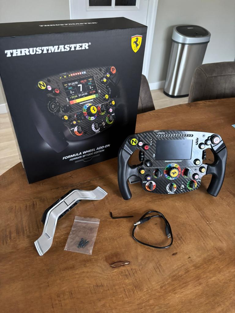 FERRARI SF1000 EDITION, Ophalen, Zo goed als nieuw, Stuur of Pedalen, PlayStation 4