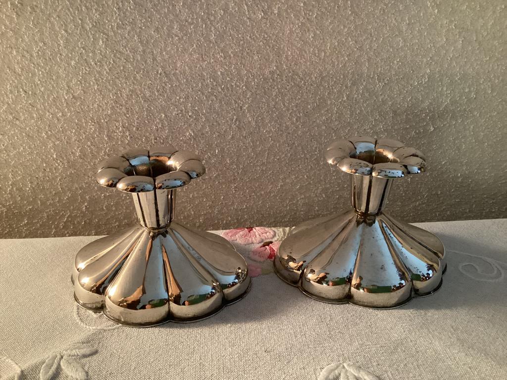 2 Art Deco Kandelaars. Ovaal floraal model. Verzilverd., Ophalen of Verzenden, Zilver