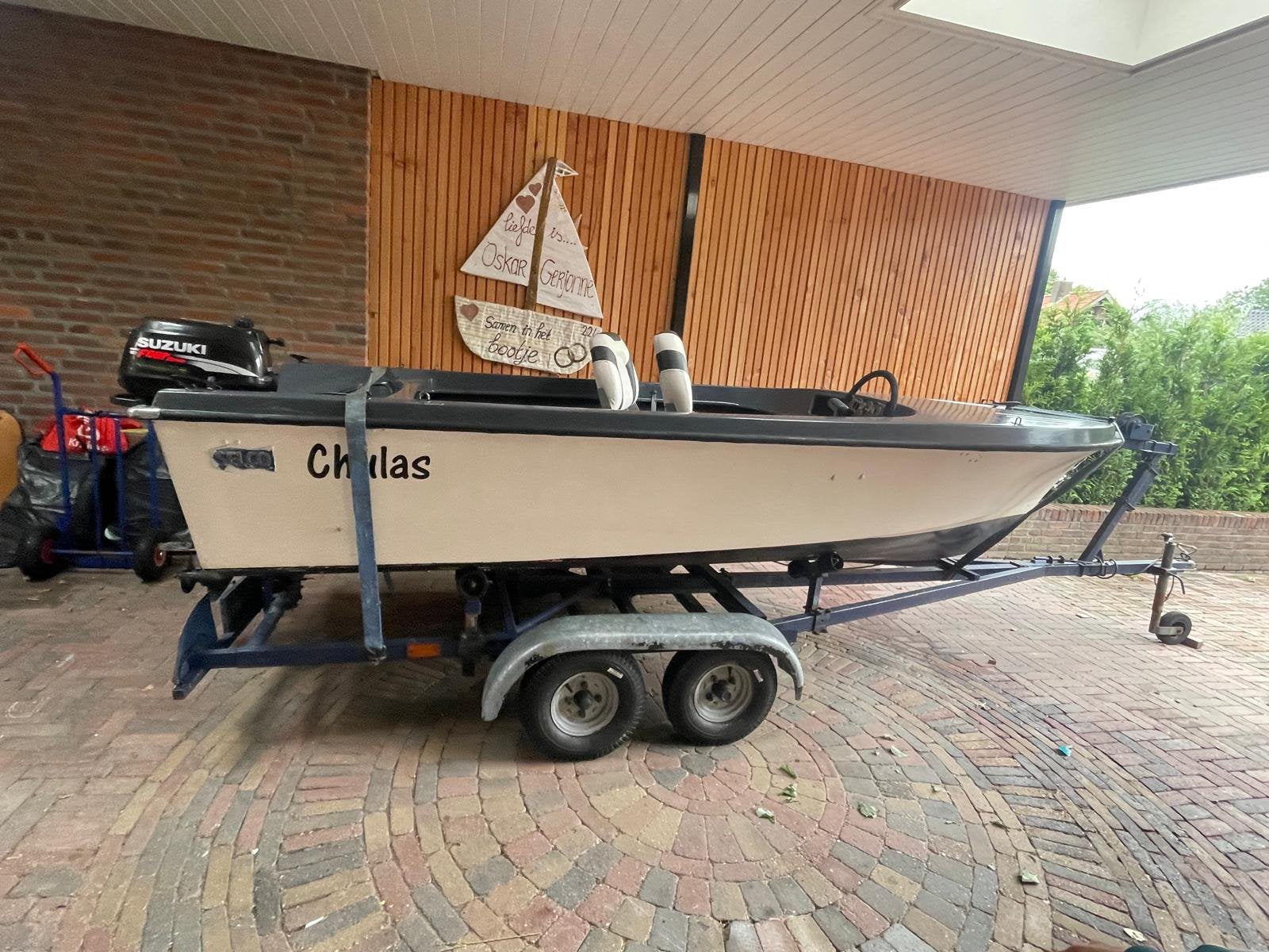 Mooie plezier boot met motor, Ophalen, Buitenboordmotor