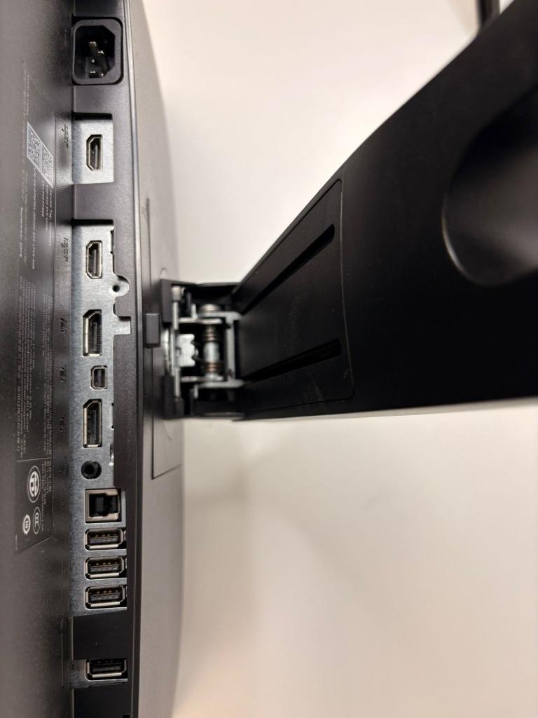 2x Dell UltraSharp U2415B Monitor, Computers en Software, Monitoren, Draaibaar, Gebruikt, IPS, .