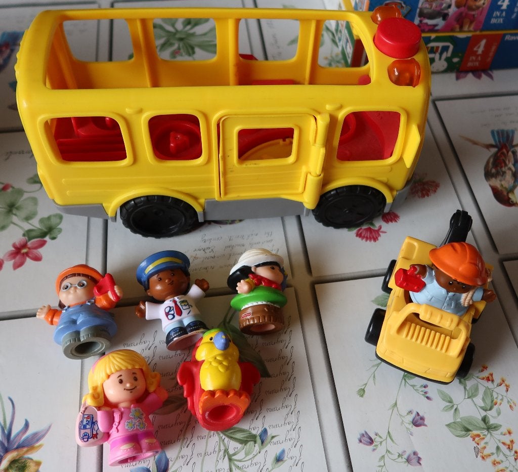 Little people schoolbus en takelwagen met 6 popjes, Ophalen of Verzenden, Zo goed als nieuw, Auto of Voertuig, Met geluid