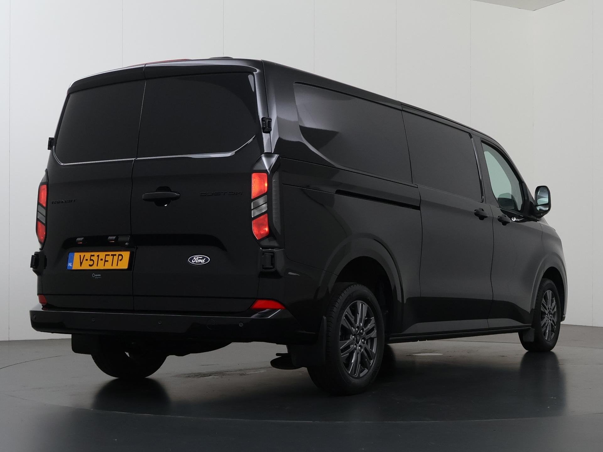 Ford Transit Custom 320 2.0 TDCI | 136 PK | LIMITED | L2 H1, Voorwielaandrijving, Gebruikt, Euro 6, 4 cilinders