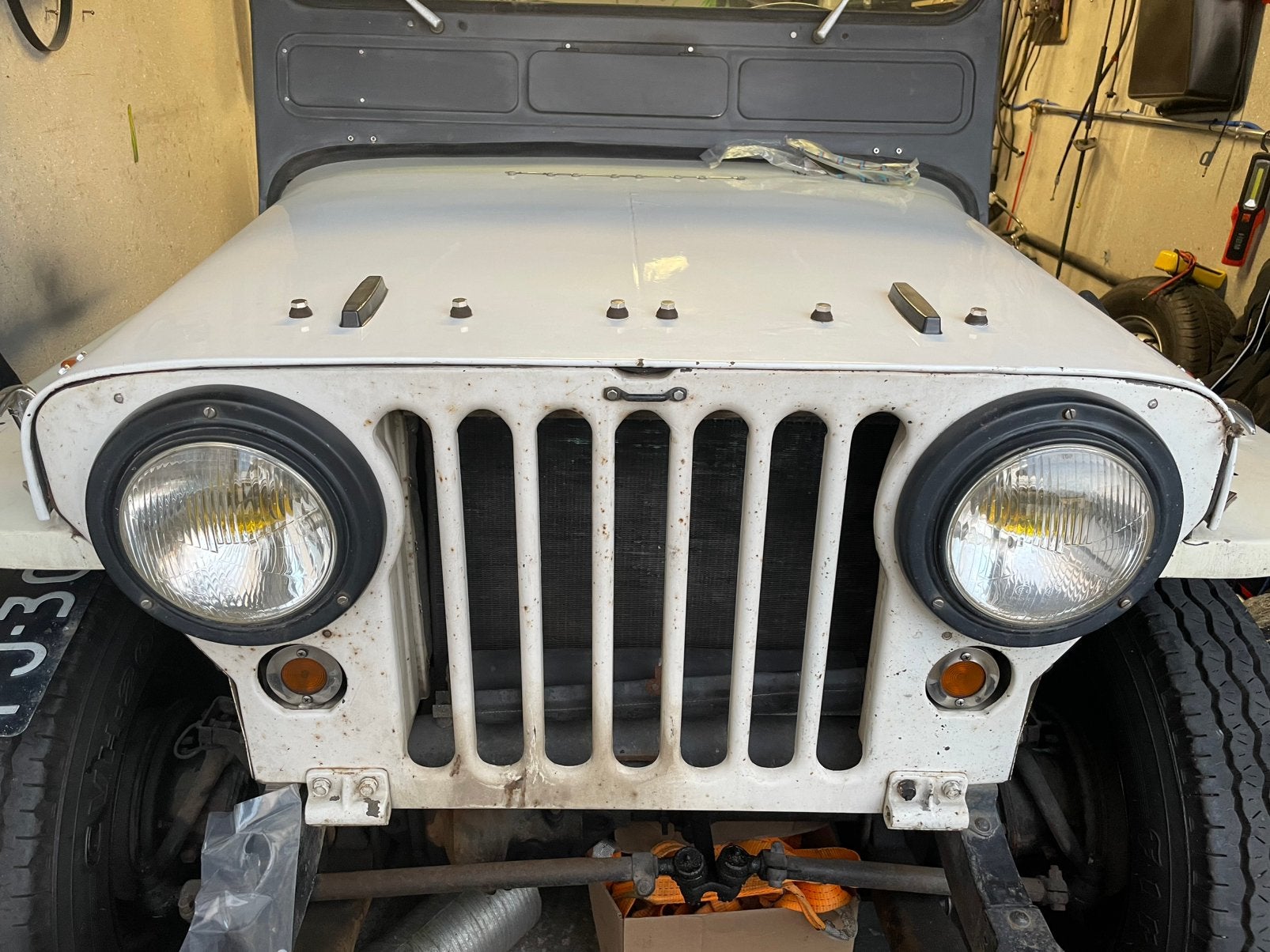 Willys jeep CJ grille met koplampen., Ophalen, Jeep