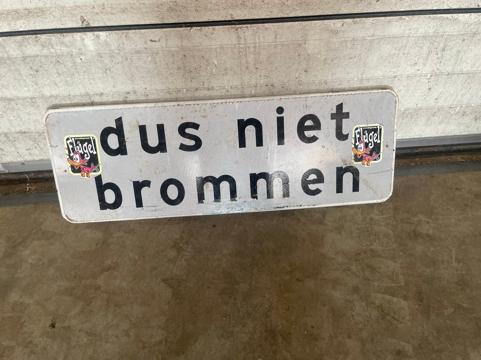 Bord verkeersbord dus niet brommen, Antiek en Kunst, Curiosa en Brocante, Ophalen