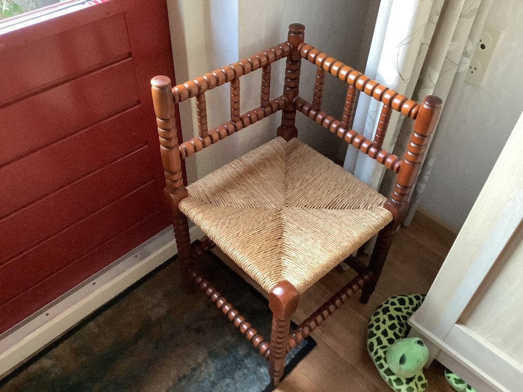Antieke eiken Hollandse Hoekstoel Rieten zitting goede staat, Antiek en Kunst, Antiek | Meubels | Stoelen en Banken, Ophalen