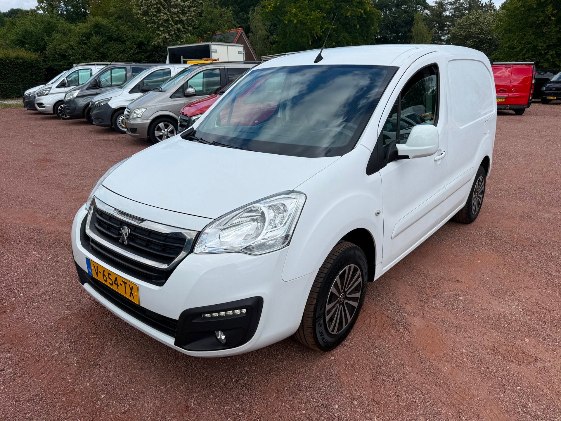 Peugeot Partner Electric L1 Premium Navigatie / Airco, Auto's, Bluetooth, Gebruikt, 22 kWh, 1505 kg