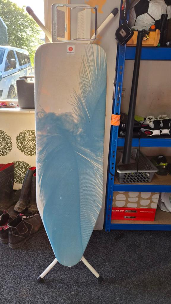 Brabantia Strijkplank met Blauw Verenpatroon, Ophalen of Verzenden, Gebruikt, Strijkijzer met snoer