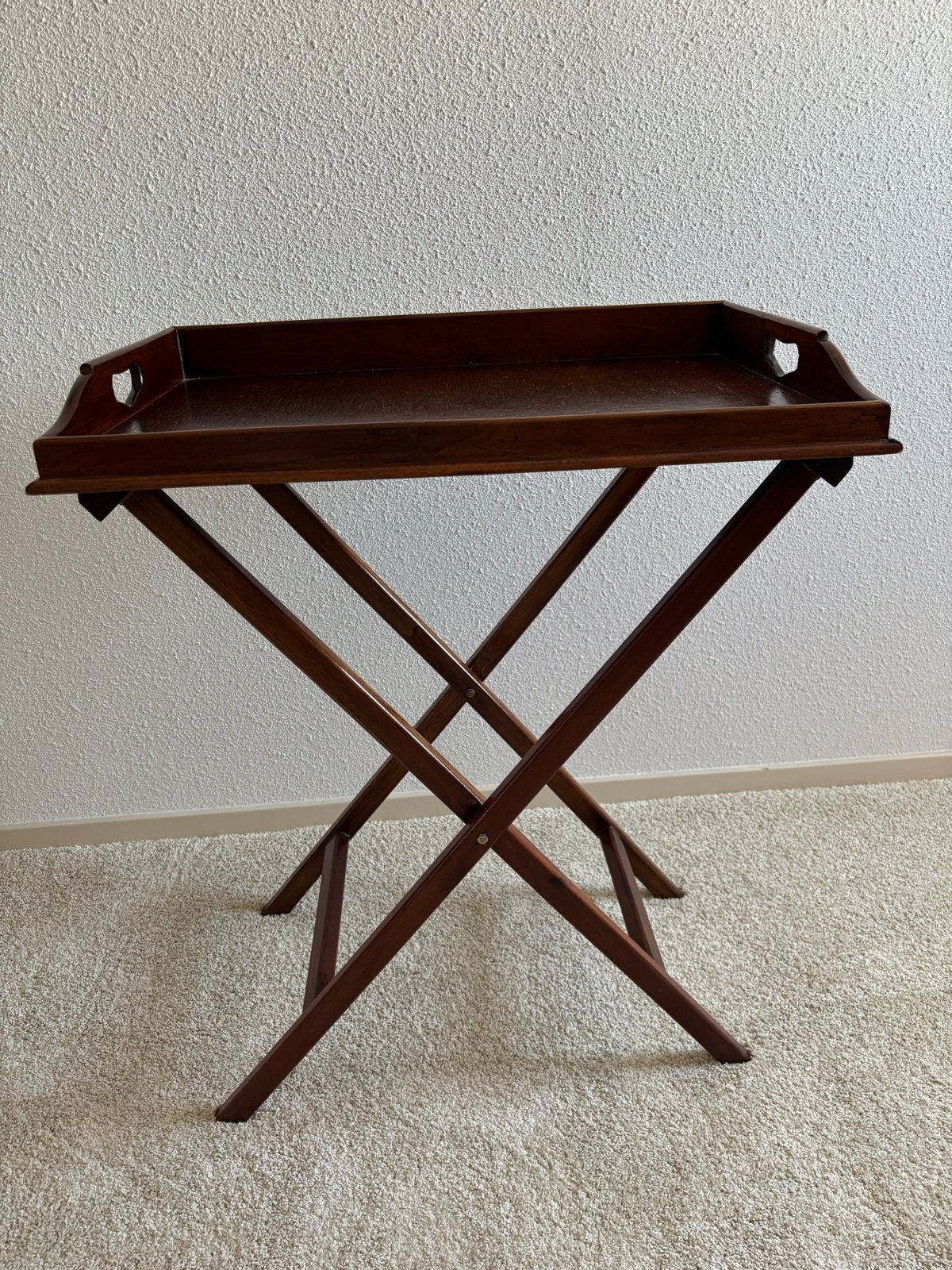 Vintage houten dienbladtafel - inklapbaar, Ophalen, Klassiek, 55 tot 75 cm, Zo goed als nieuw