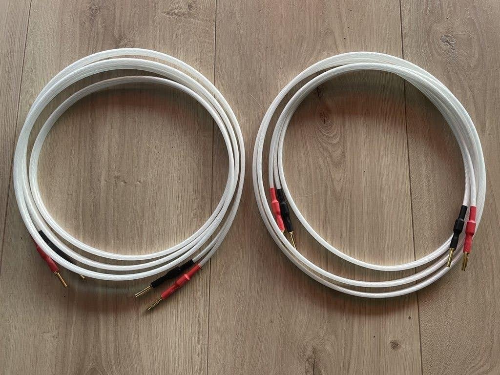 QED Revelation Signature luidsprekerkabel, Ophalen of Verzenden, Zo goed als nieuw, 2 tot 5 meter, Luidsprekerkabel