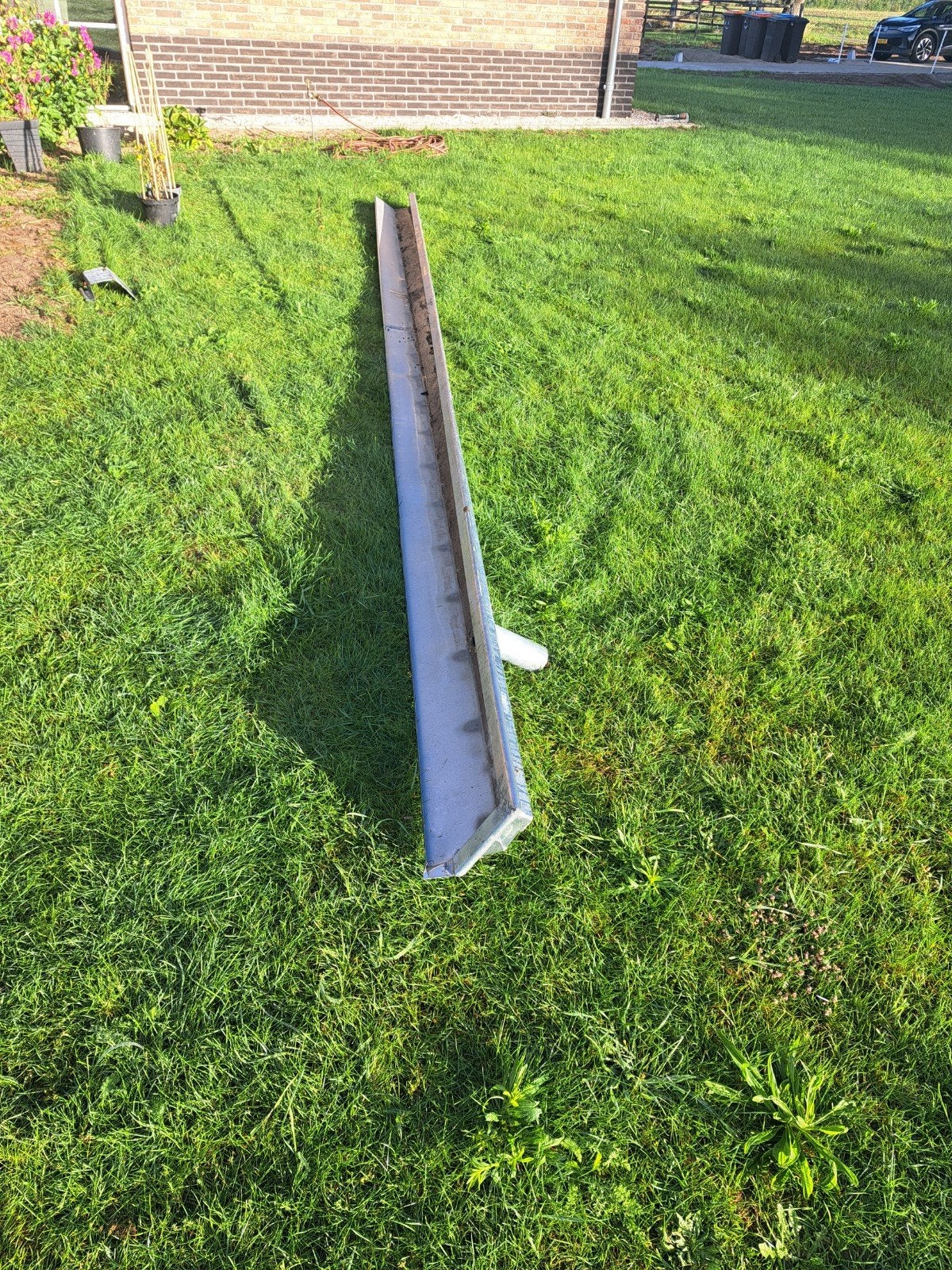 Zinken dakgoot 500x25x7,5 cm met pijpaansluiting, Ophalen, Zo goed als nieuw, Overige metalen