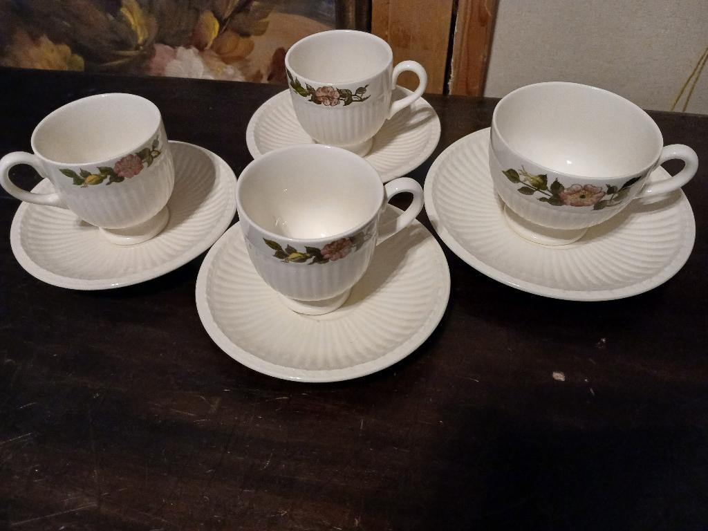 Wedgwood Briar Rose kop en schotels, 4st., Huis en Inrichting, Keuken | Servies, Ophalen of Verzenden, Zo goed als nieuw, Wedgwood
