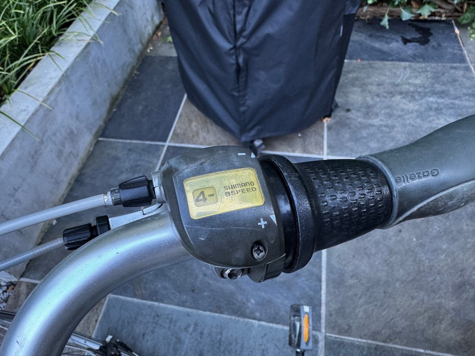 Foto 4 van Excl. Gazelle fiets Goldline met 8 versnell. en fietstassen
