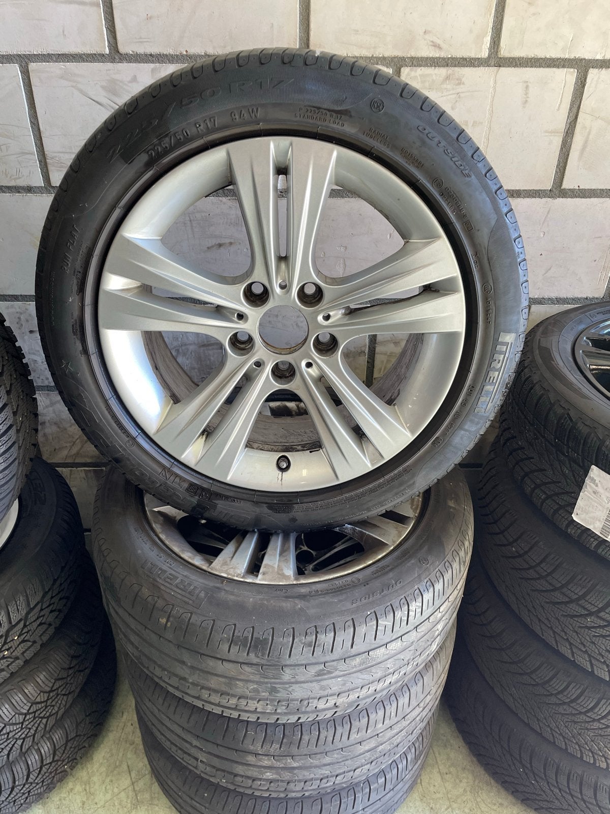 Set 17” lichtmetalen BMW 3 serie velgen + zomerbanden, Gebruikt, Banden en Velgen, 17 inch, Ophalen of Verzenden