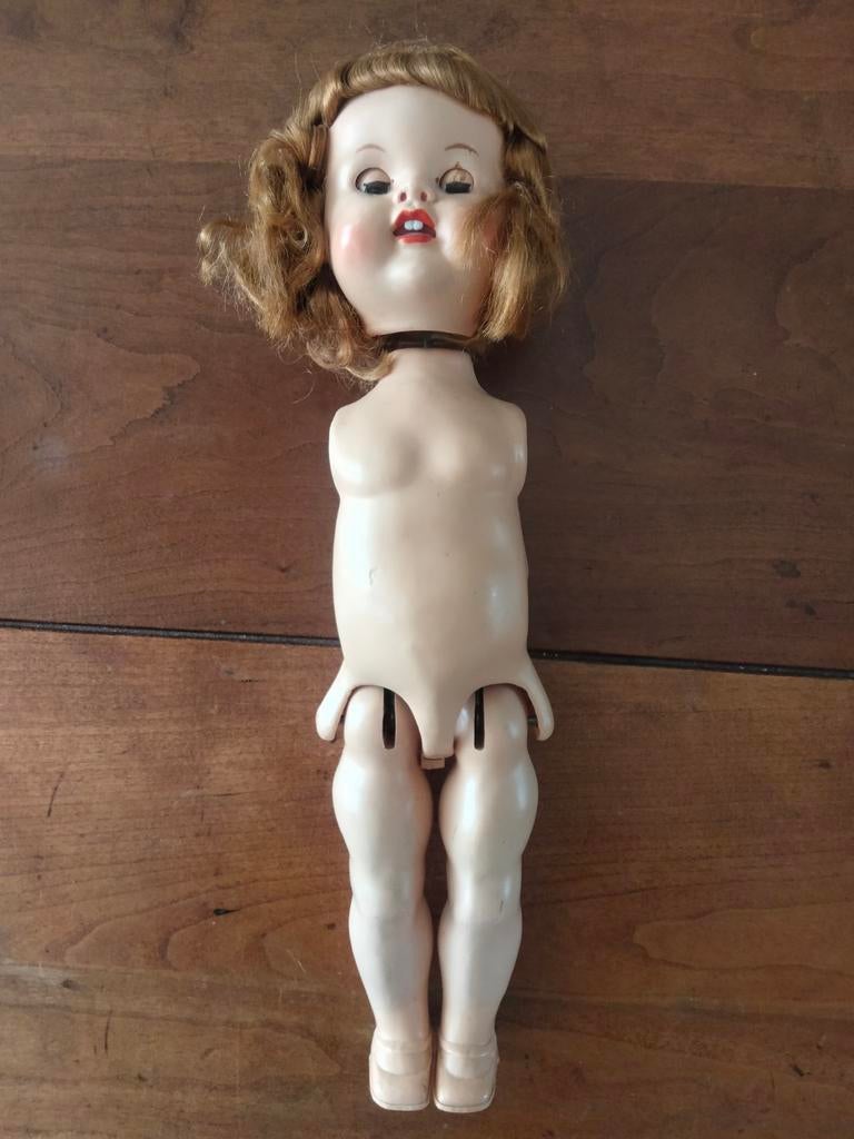 Roddy (loop) pop (zonder armen). Hard kunststof. Ca 32 cm., Verzamelen, Poppen, Ophalen of Verzenden, Gebruikt, Pop
