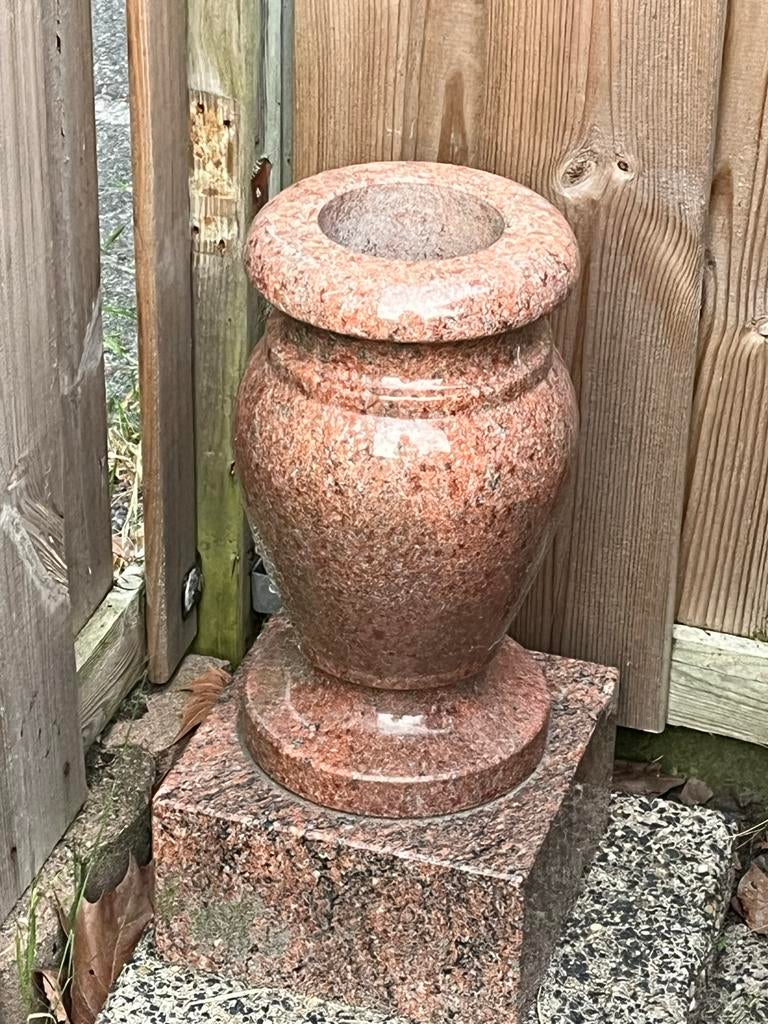 Granieten bloemenvaas voor op een graf, Ophalen of Verzenden, Zo goed als nieuw