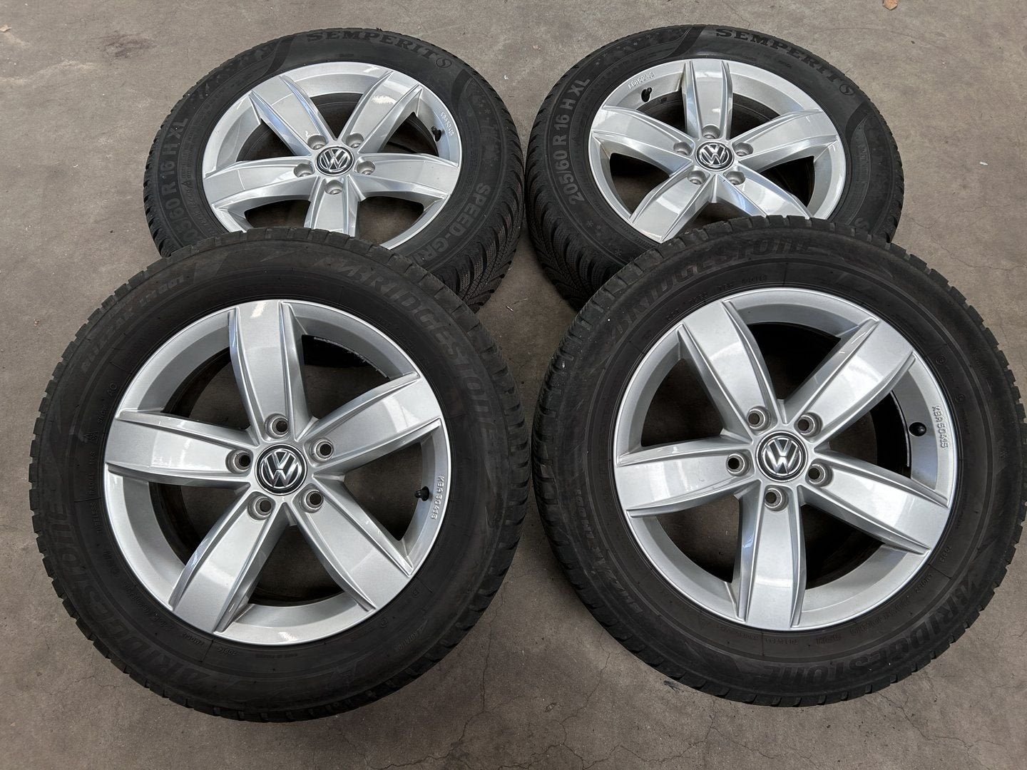 ✅ 16 inch originele Corvara velgen + winterbanden VW T-Roc, Gebruikt, -, Banden en Velgen, -