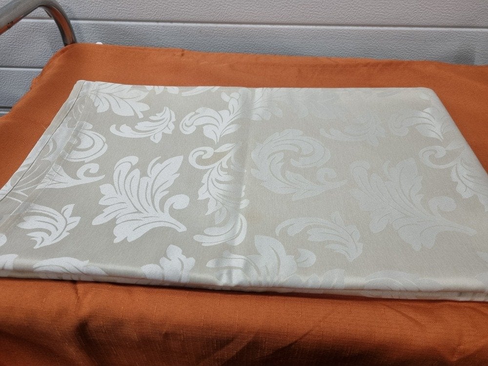 tafelkleed met bladeren motief creme geel, Ophalen of Verzenden, 'T Olde Gre-j, Info@toldegrej.nl, Endepoelstraat 20f Didam