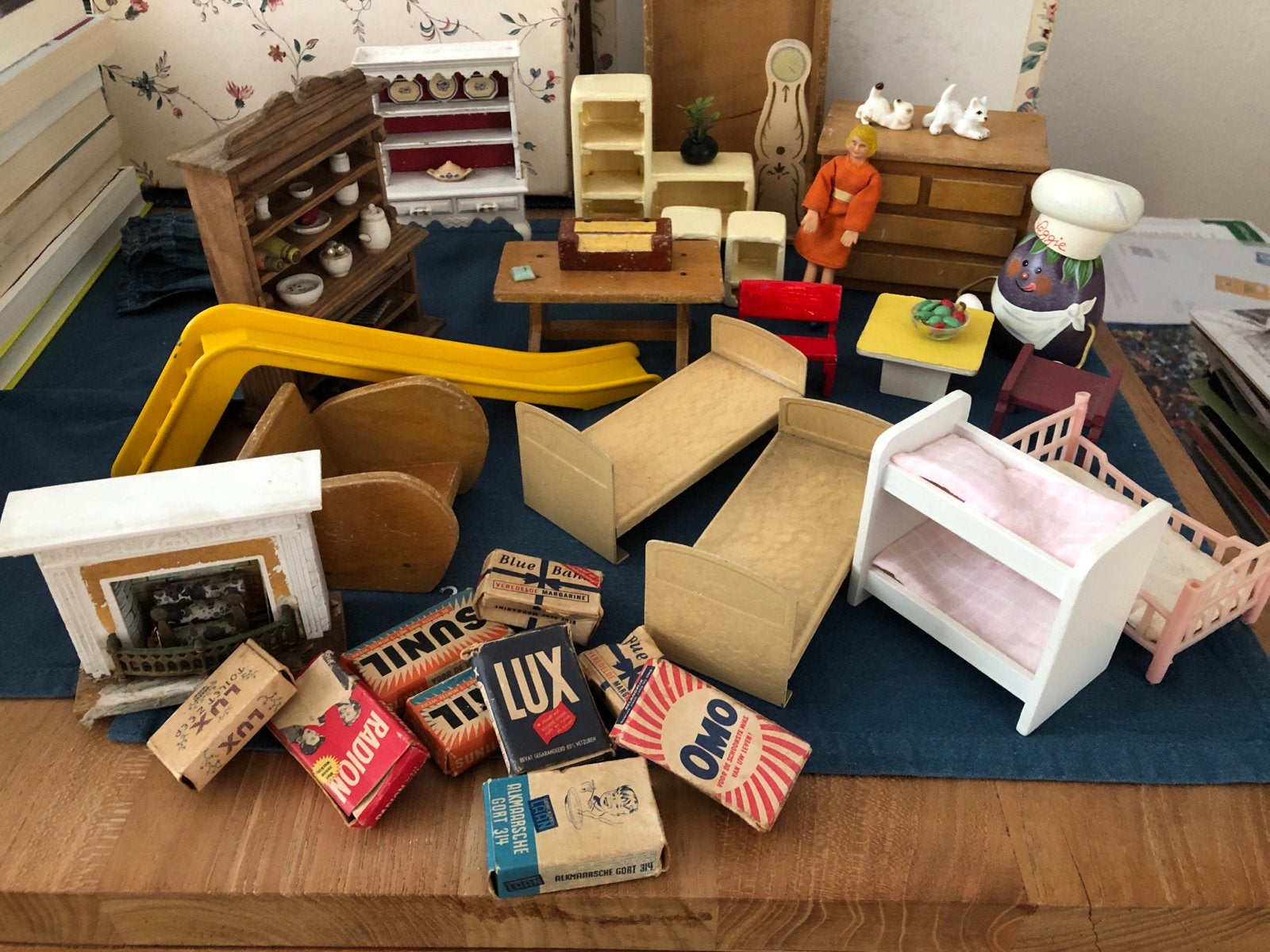 Grote set vintage poppenhuis meubels en accessoires, Ophalen of Verzenden, Gebruikt, Poppenhuis
