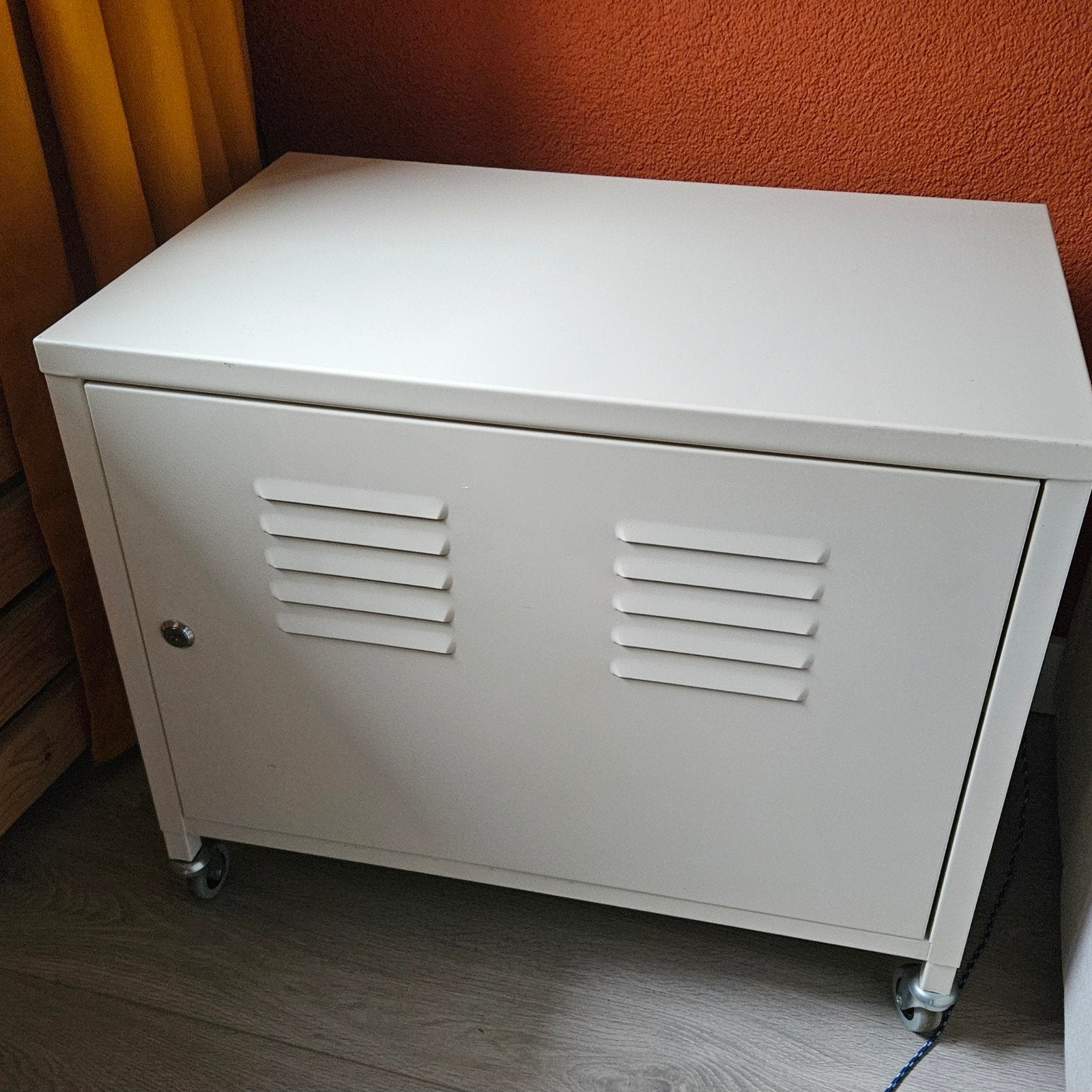 Ikea PS Kastje op wielen - 60x40x50 cm, Ophalen, Gebruikt