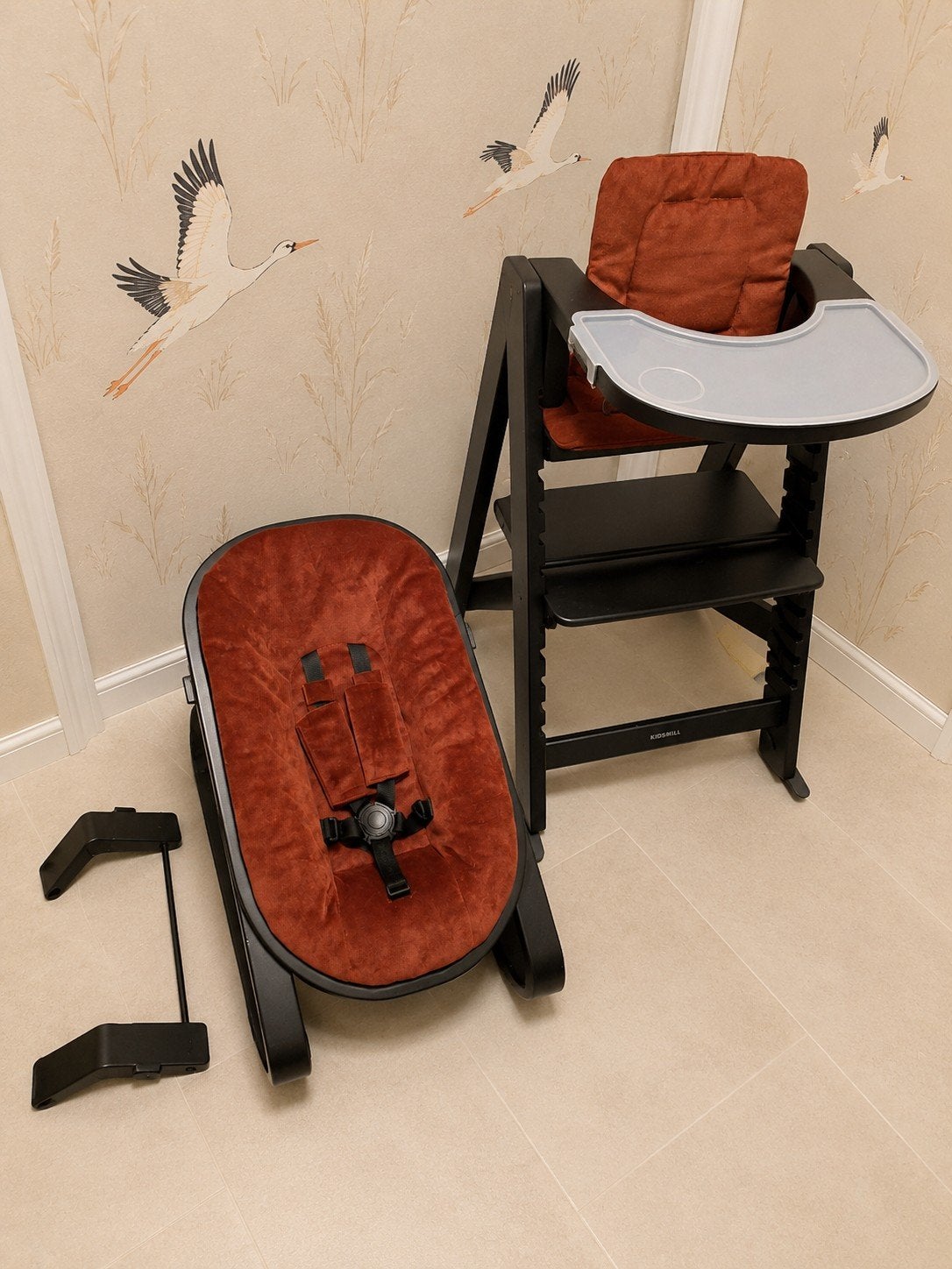 Kidsmill kinderstoel met newborn- eetblad-tray top, Ophalen, Zo goed als nieuw, Meegroeistoel, Gordel(s)