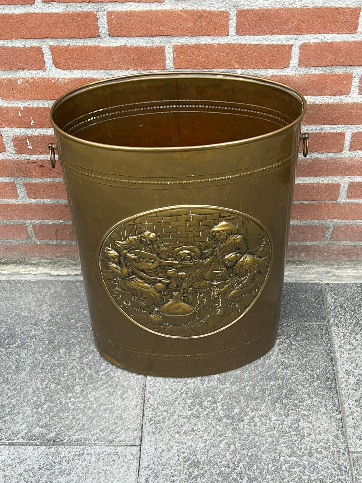 Antieke Koperen Emmer met Reliëfdecoratie, Antiek en Kunst, Antiek | Koper en Brons, Ophalen of Verzenden, Koper