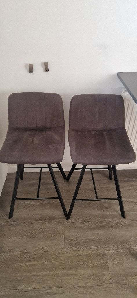 2 barkrukken antracietgrijs, Huis en Inrichting, Barkrukken, Ophalen, Kunststof, Met voetsteun, 60 tot 90 cm