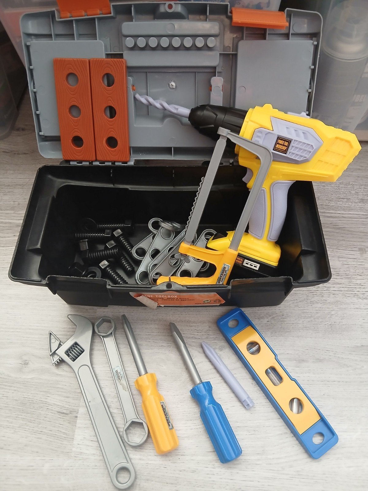 Speelgoed gereedschapskist met boormachine en accessoires, Ophalen of Verzenden, Gebruikt, Jongen of Meisje