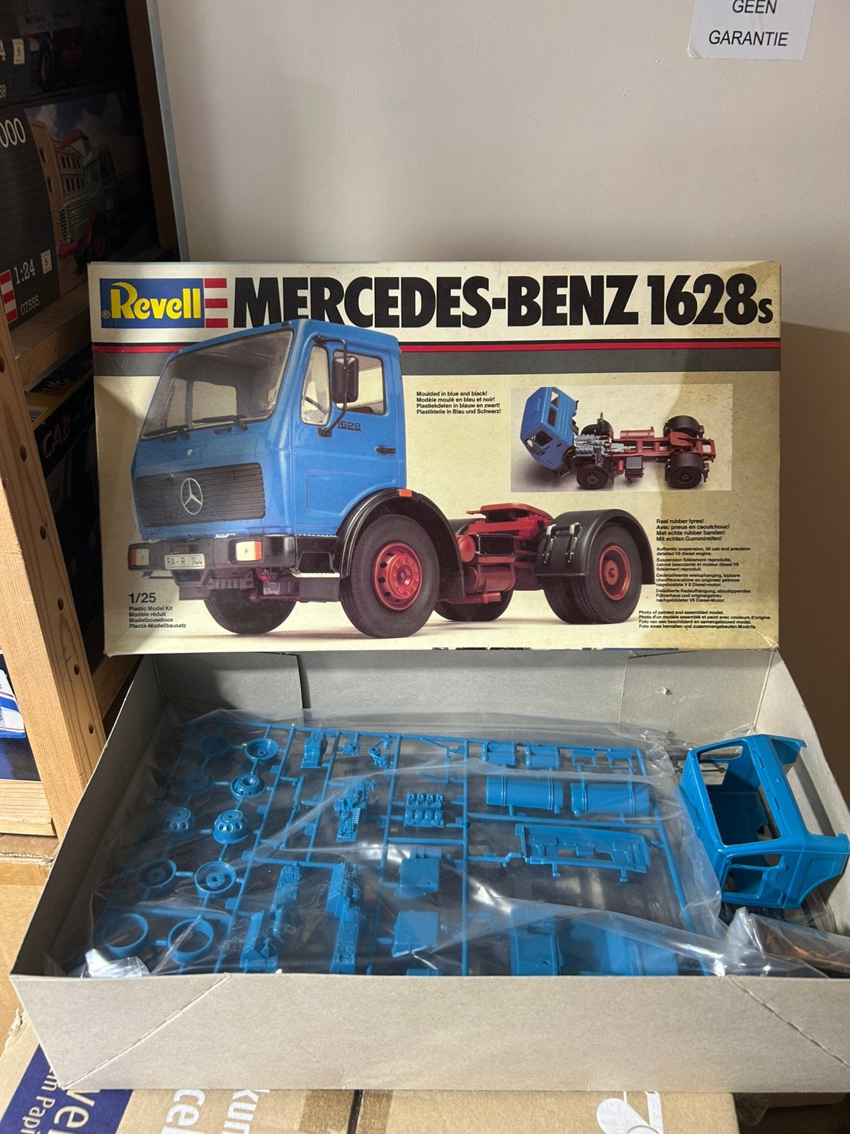 Revell H-7406 mercedes benz 1628 s, Revell, Groter dan 1:32, Ophalen of Verzenden, Zo goed als nieuw