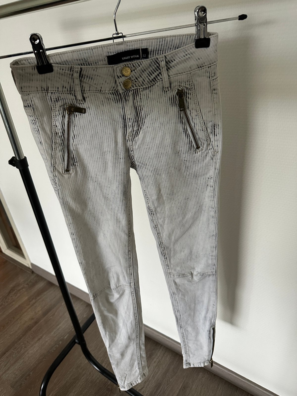Tally Weijl Low Rise Skinny Jeans Wit/Blauw Gestreept Mt 32, Ophalen of Verzenden, Zo goed als nieuw, Wit, W30 - W32 (confectie 38/40)