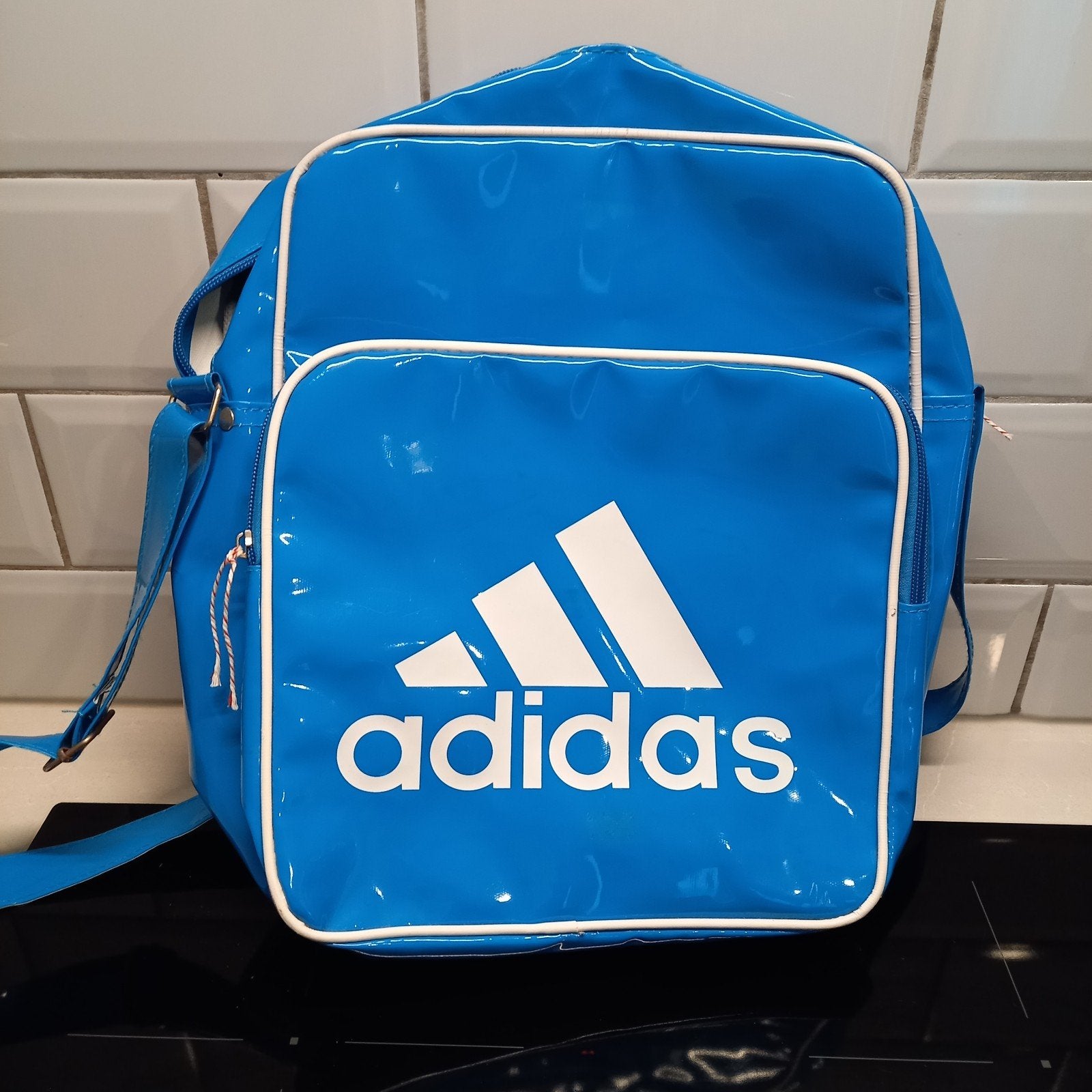 Retro Adidas Airliner Schoudertas Glanzend Blauw mettouwrits, Verzenden