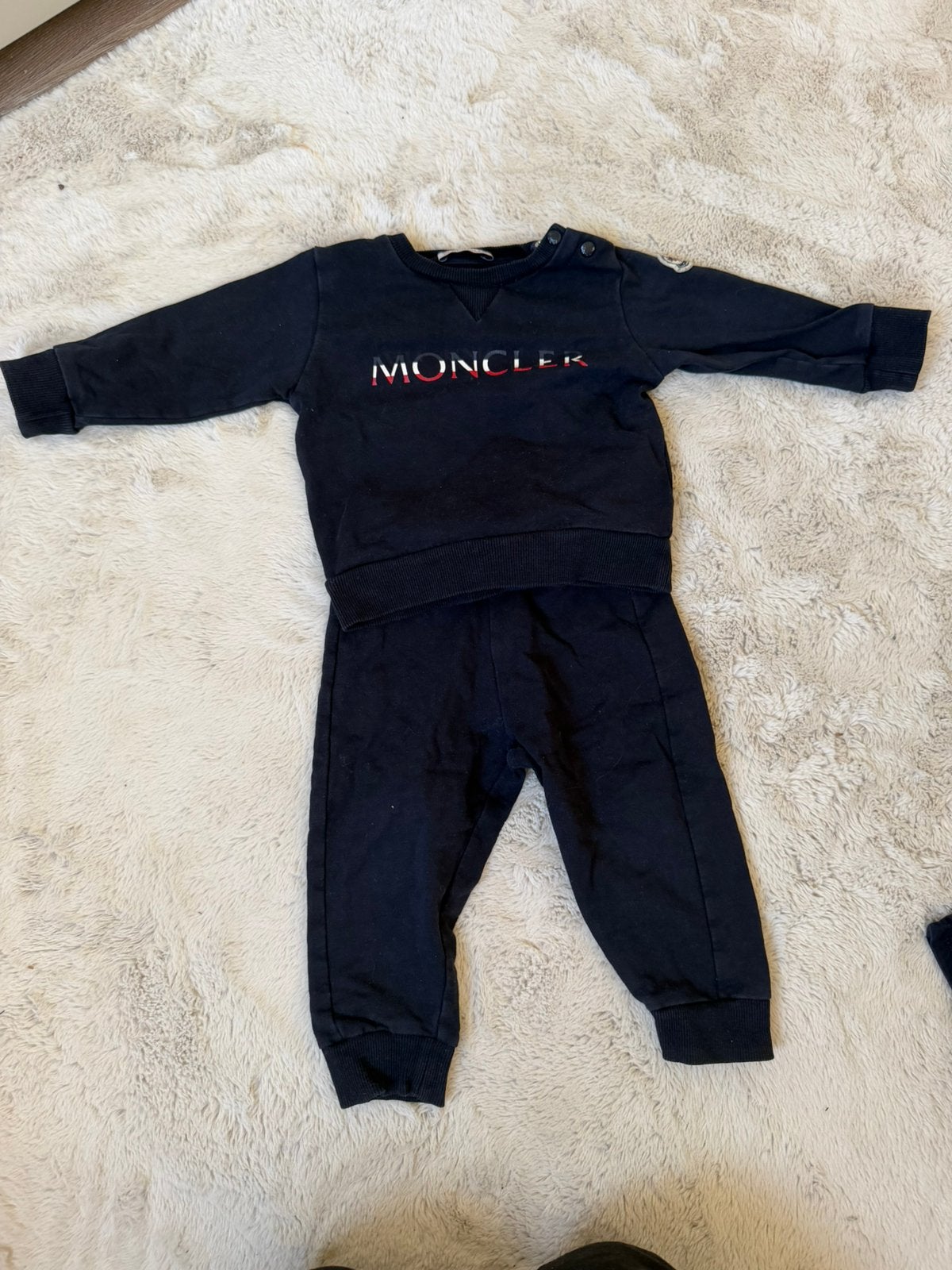 Moncler joggingpak maat 9/12 maanden donkerblauw, Verzenden, Gebruikt, Jongetje, Setje