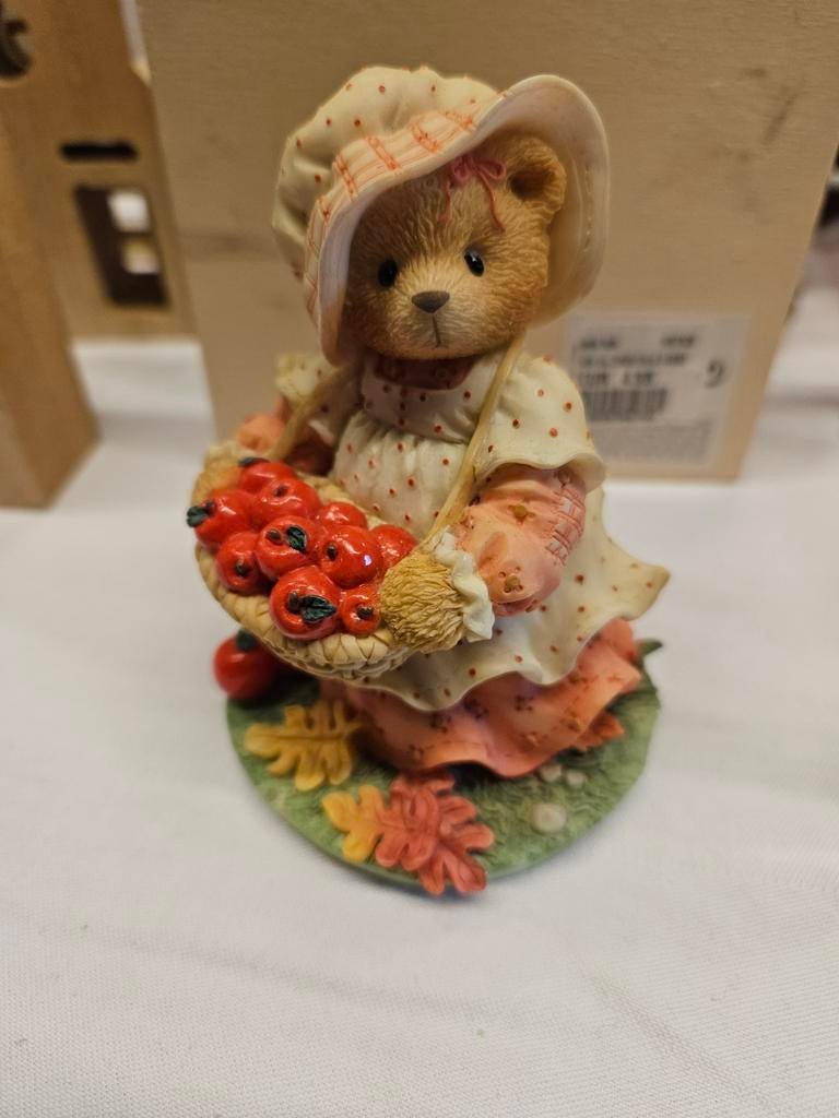 Cherished Teddies Hannah - Herfstbeeldje met appels, Verzamelen, Beren en Cherished Teddies, Ophalen