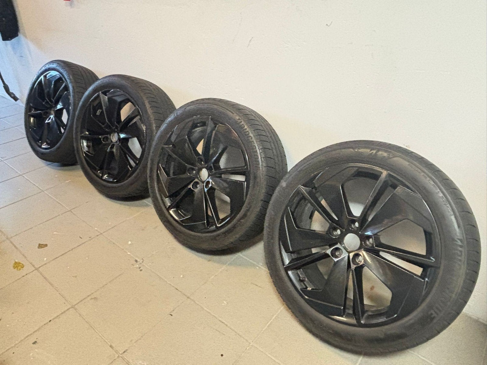 Skoda Comet Velgen met Bridgestone Turanza 225/45 R18, Auto-onderdelen, Banden en Velgen, 18 inch, Gebruikt, Banden en Velgen