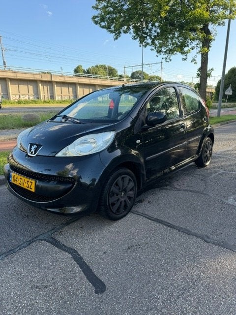 Peugeot 107 1.0 12V 5DR 2006 Zwart  NAP, Auto's, Peugeot, Voorwielaandrijving, 4 stoelen, Origineel Nederlands, Handgeschakeld