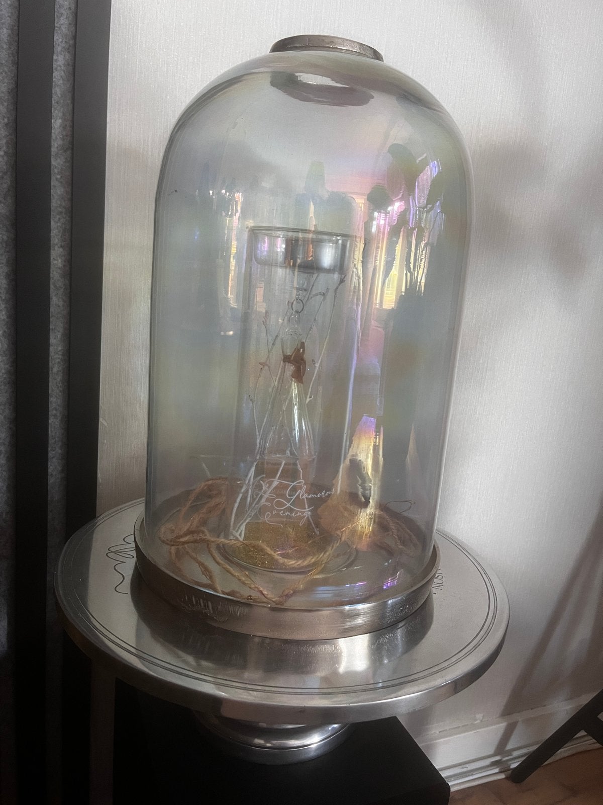 Riviera Maison glazen stolp met licht en zilveren voet, Antiek en Kunst, Ophalen