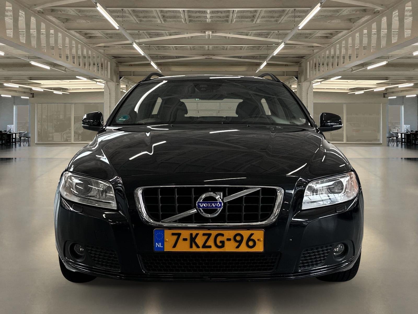Volvo V70 1.6 T4 Momentum Altijd 20 v70's op voorraad, Gerev, Euro 5, 4 cilinders, 179 pk, Verwarmde buitenspiegels