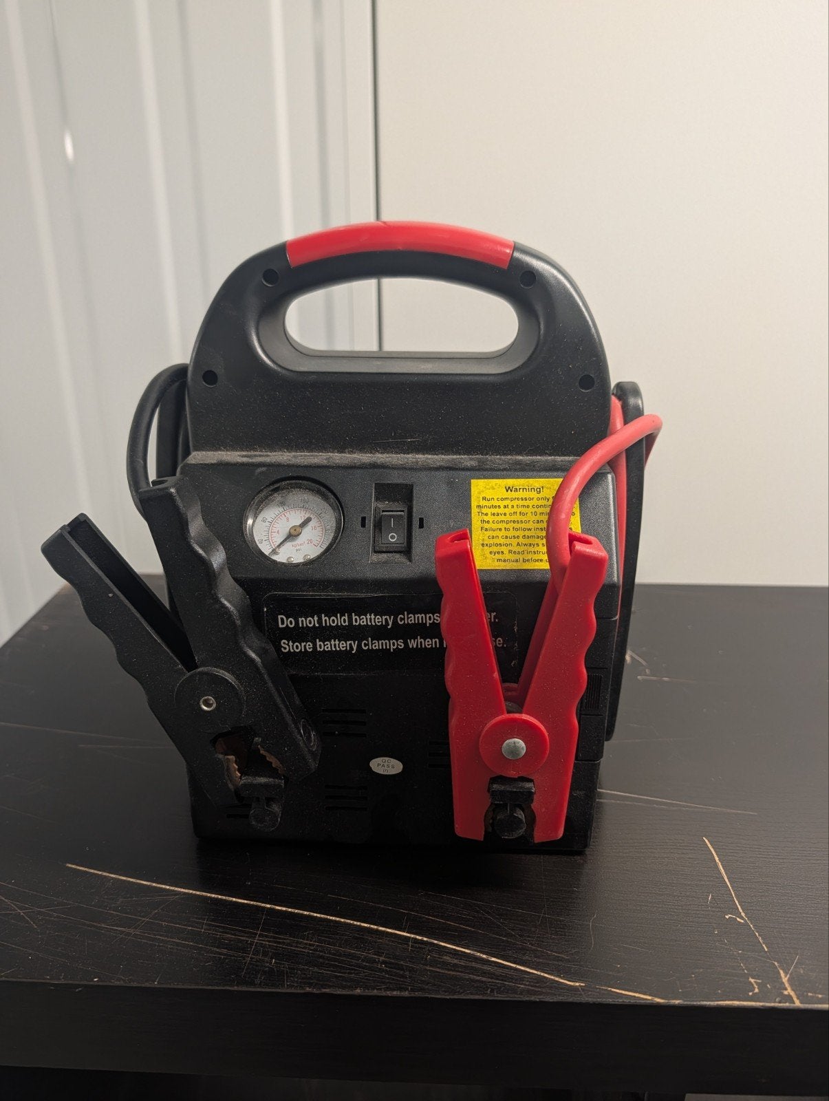 Carpoint Jumpstarter met Compressor - 12V DC, Auto diversen, Ophalen of Verzenden, Gebruikt
