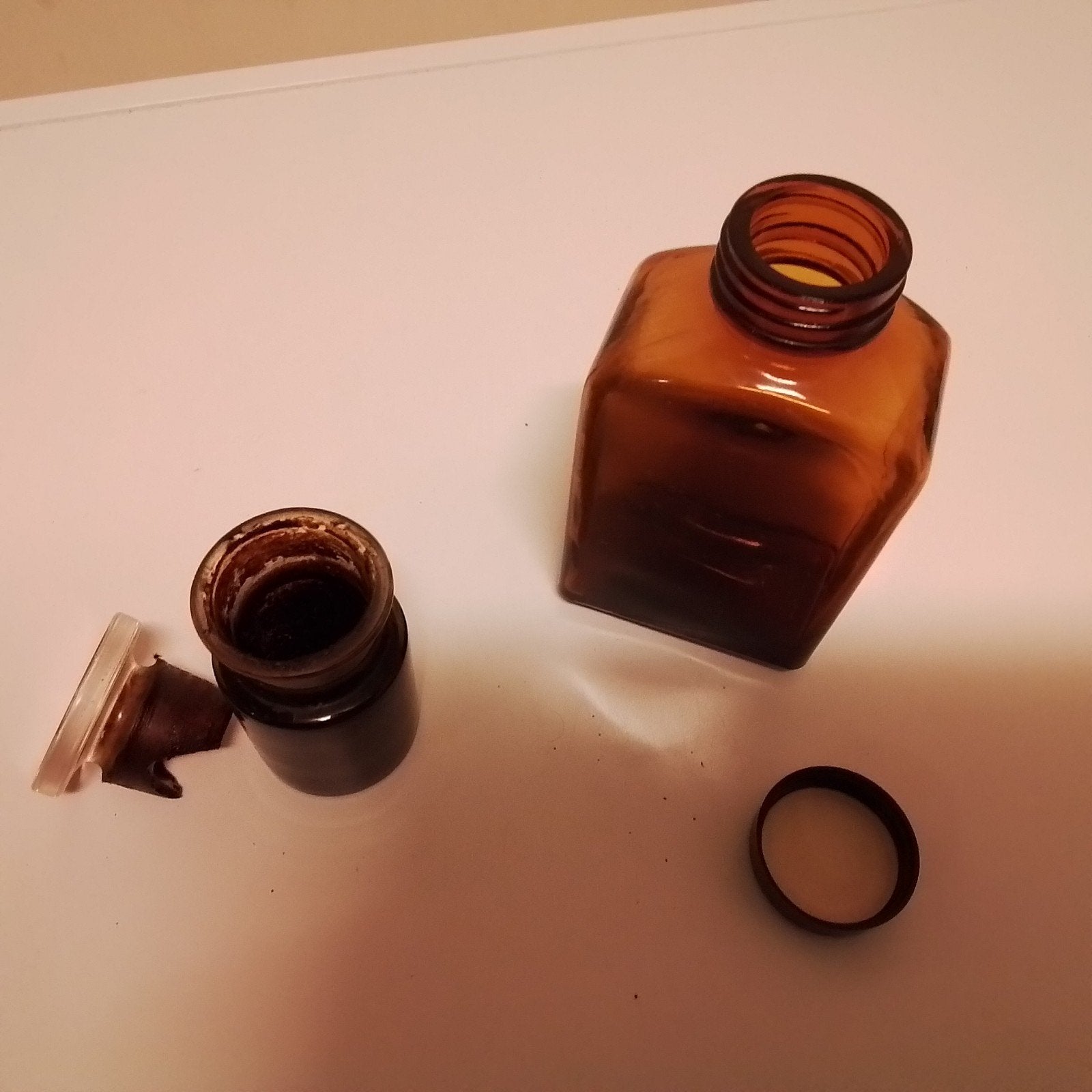 1x apothekers fles amberkleurig 150ml en 1x blank 50ml, Ophalen