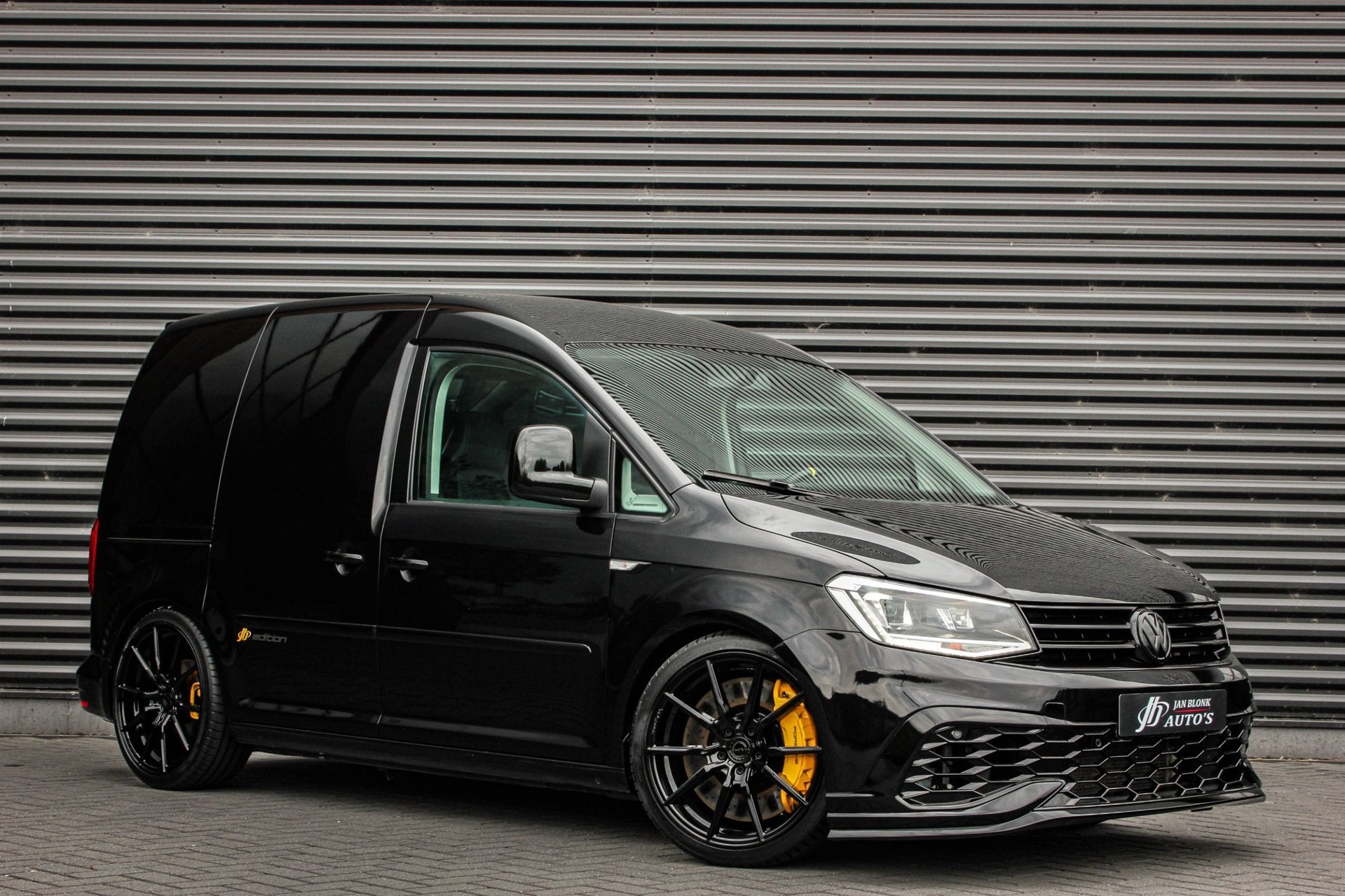 Volkswagen Caddy 2.0 TDI L1H1 185PK JB- EDITION / 87DKM / NI, Voorwielaandrijving, 4 cilinders, Volkswagen, Zwart