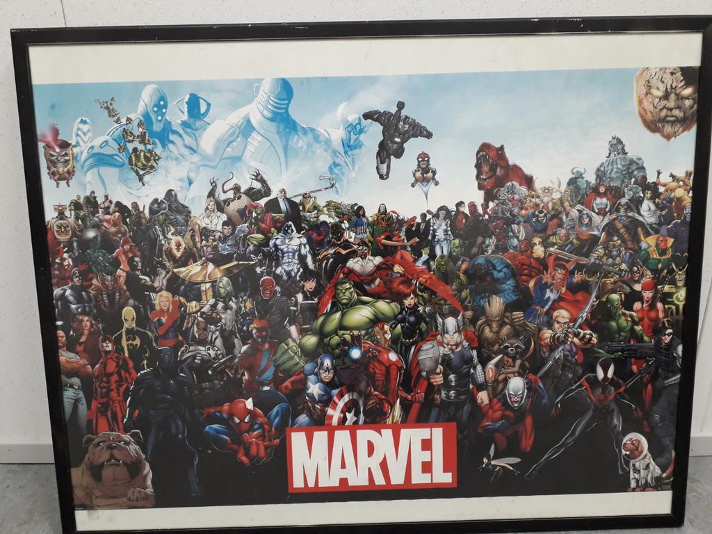 Marvel poster in lijst, Verzamelen, Ophalen, Met lijst, Deurposter of groter, Rechthoekig Liggend