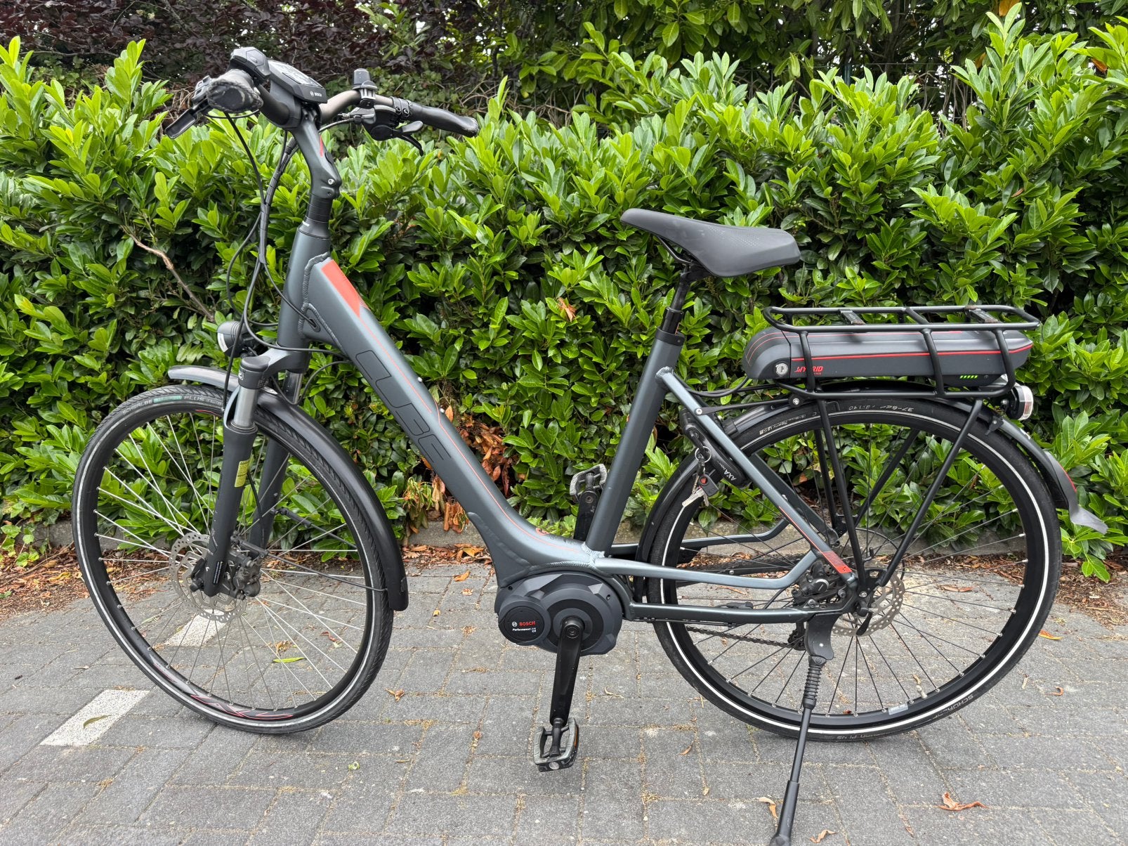 Elektrische fiets Cube touring pro bosch, Zo goed als nieuw, 51 tot 55 cm, 50 km per accu of meer, Ophalen