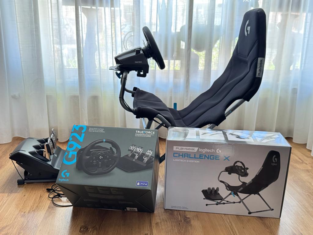 Logitech G923 Racestuur met Pedalen en Playseat Challenge X, Ophalen, Racestuur, Force feedback, PlayStation
