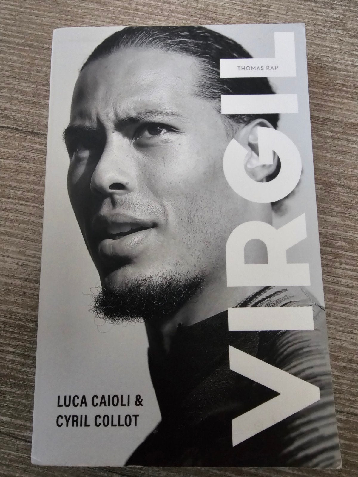 Virgil van Dijk Biografie - Luca Caioli & Cyril Collot, Boeken, Ophalen of Verzenden, Gelezen, Luca Caioli & Cyril Collot