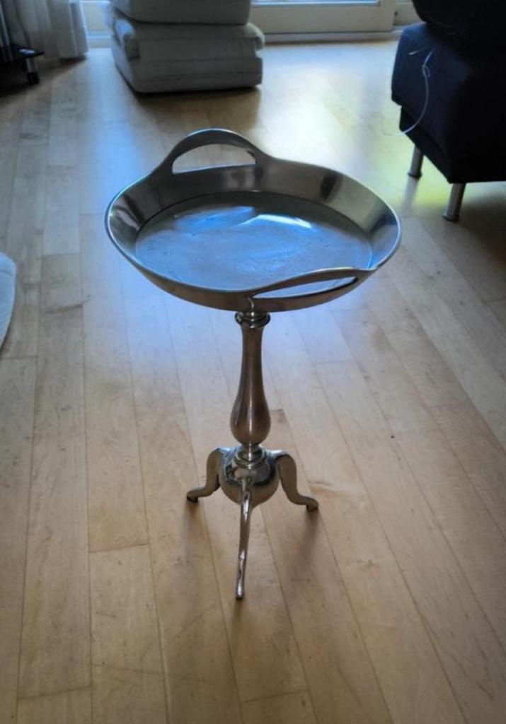 Leuk metalen tafeltje / bijzettafeltje, Huis en Inrichting, Ophalen, Rond, Metaal of Aluminium, Minder dan 55 cm