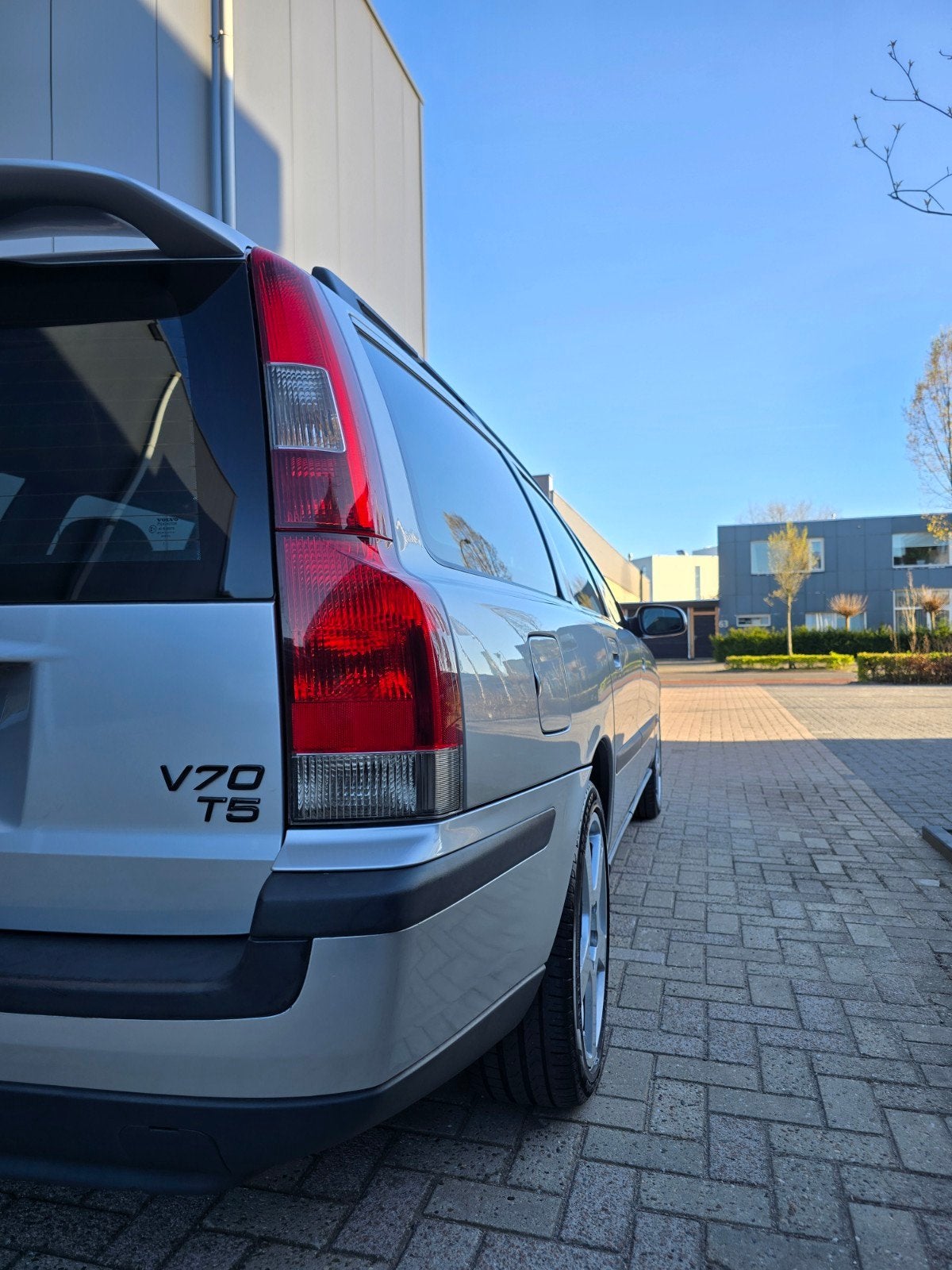 Volvo V70 2.3 T-5 250PK AUT 2003 Grijs, Auto's, Volvo, 1556 kg, 1800 kg, Beige, Stationwagon