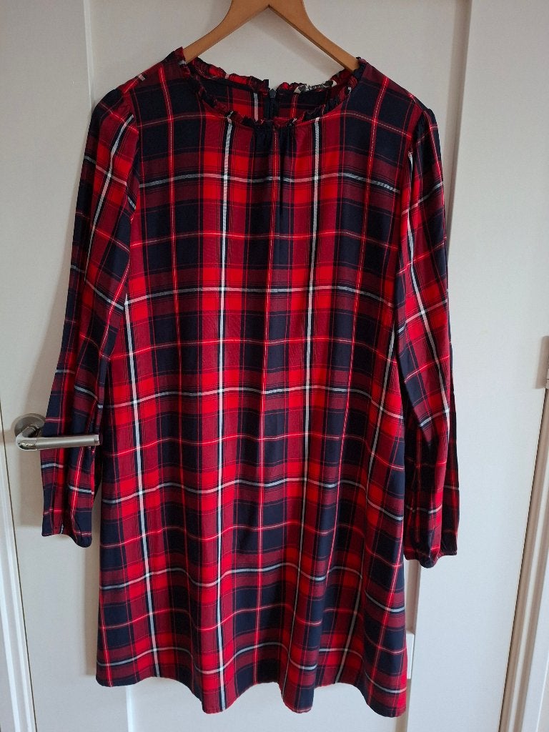 jurk.Tartan patroon. Mt 42. Lengte 95 cm. Rood/zwart. Esprit, Maat 42/44 (L), Nieuw, Ophalen of Verzenden, Esprit