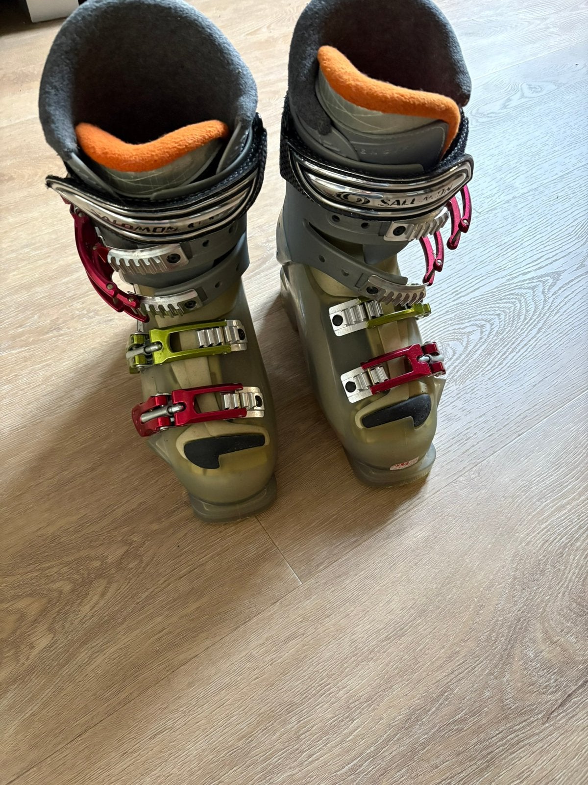 Salomon dames skischoenen, 160 tot 180 cm, Schoenen, Zo goed als nieuw, Salomon